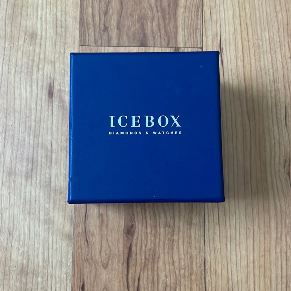 $1,500 Real Icebox Diamond earring.